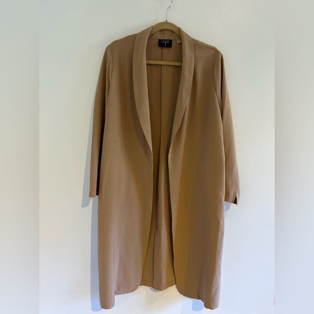 Tahari Classic Medium Beige Coat